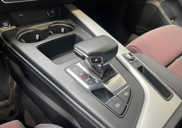 Audi A4 cena 129900 przebieg: 40085, rok produkcji 2020 z Bydgoszcz małe 379